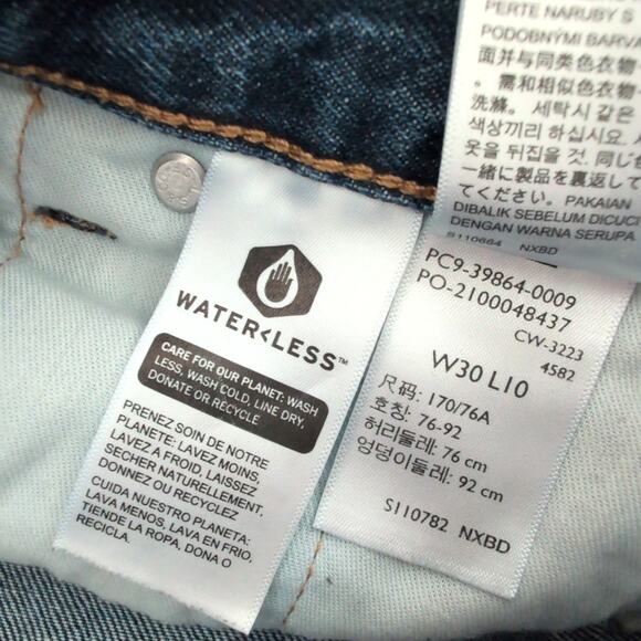 Levi's 405 Bermuda Denim Shorts Jorts Medium Wash Unisex Size 30 - Picture 5 of 6